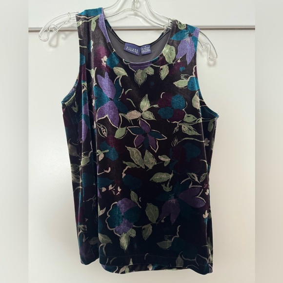 Hillard & Hanson Tops - Hillard & Hanson Floral Velvet Tank Top Size M